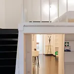 Domus Aura *