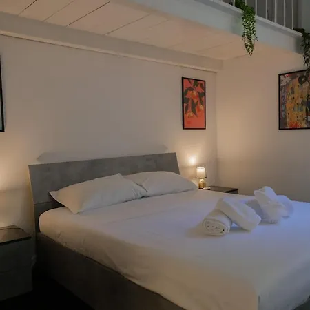 Apartment Domus Aura *